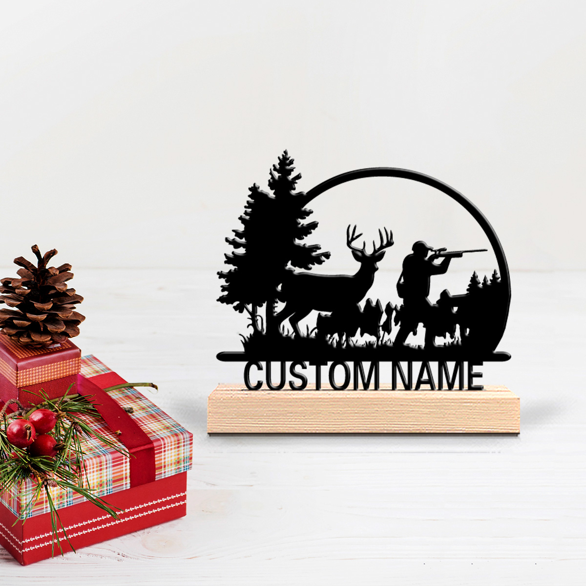 Hunting Outdoor Christmas Decorations - 1個入り ファッションパーソナライズカスタム ハンターと鹿の金属製像 木製ベース付き 卓上装飾 屋外ハンティングテーマ