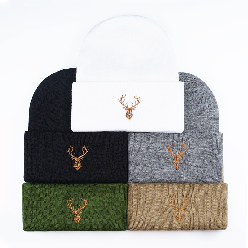レトロ バックス ムース 刺繍入りビーニー—ユニセックス ニ - Hunting Outdoor Christmas Decorations のレビューと価格
